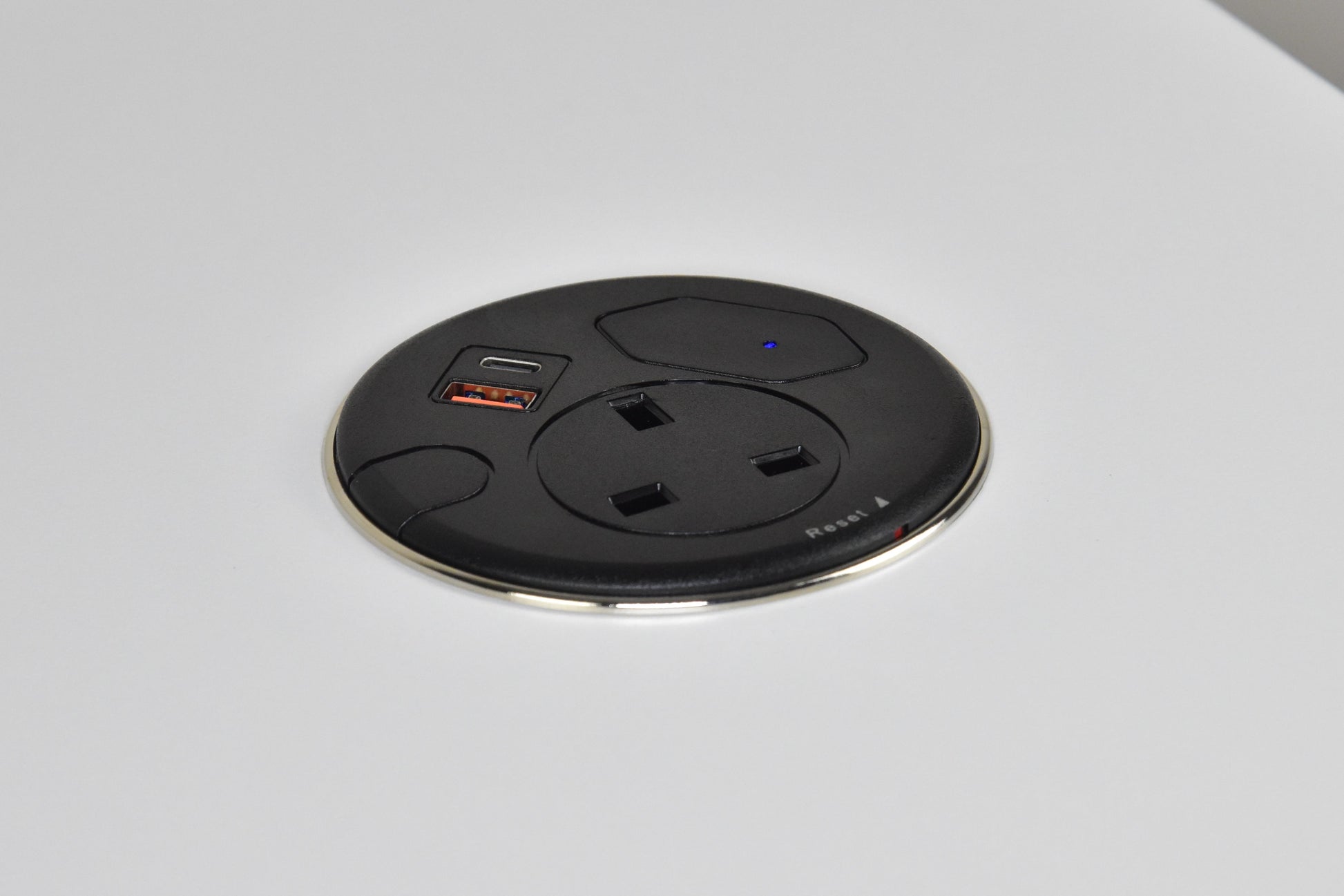 Punto - Powered Desk Grommet - Desktop Power